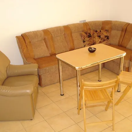 ゲストハウス Vila Bucura 19 A 3*